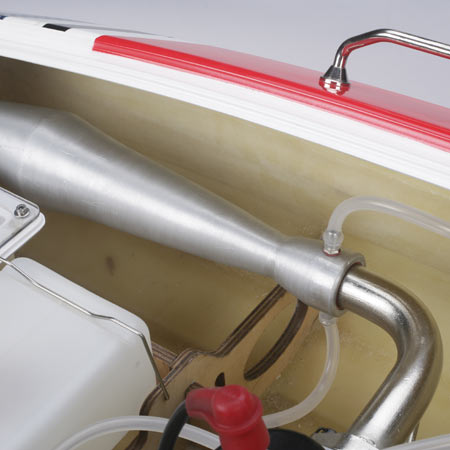 The water-cooled tuned exhaust installed with the Zenoah G-26M engine helps you get every ounce of power and performance for blazing fast speed from your catamaran.